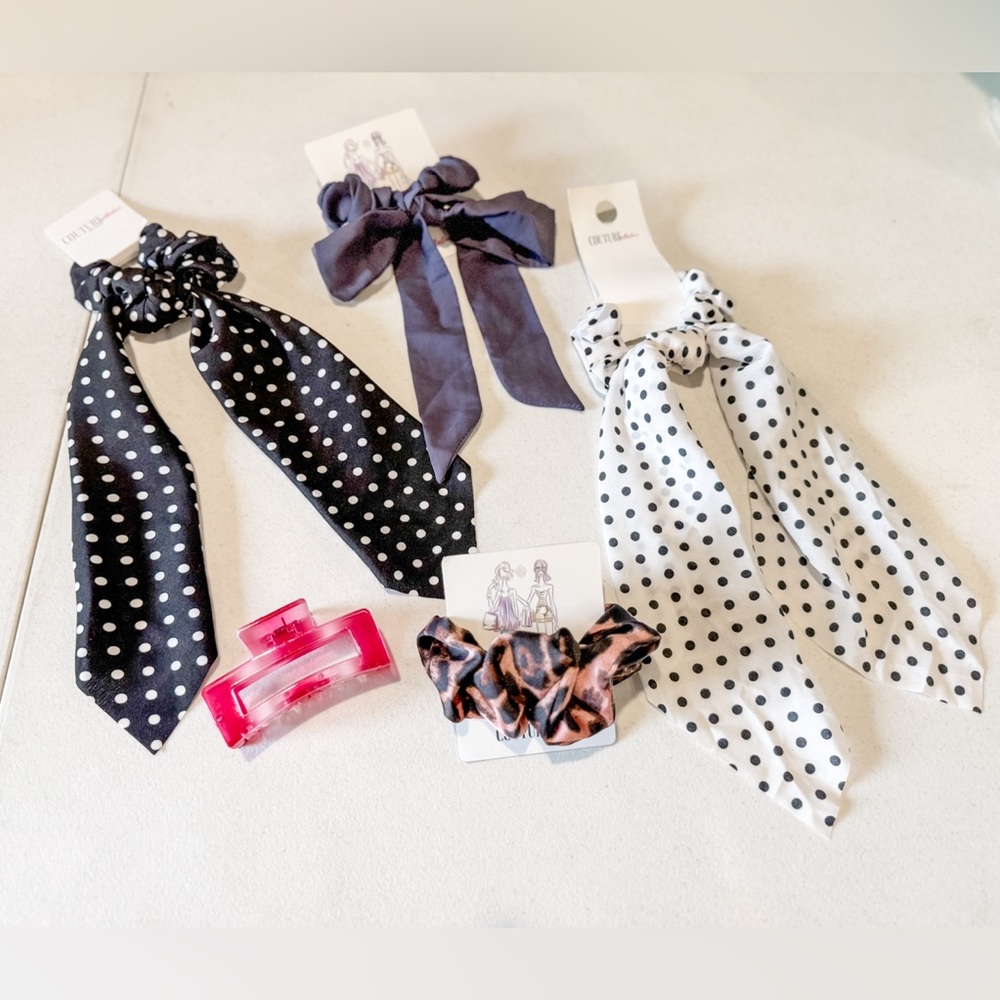 Set of (5) Hair Accessories